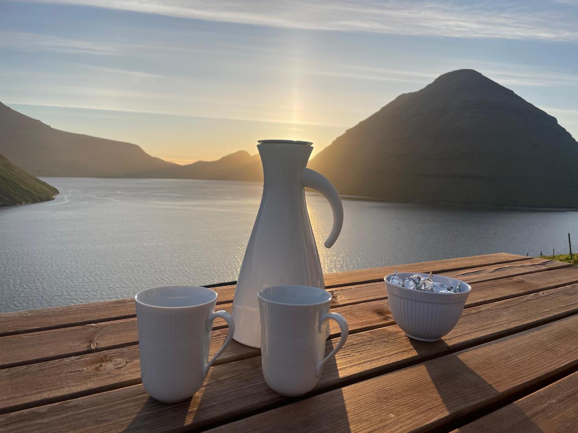 Unique Sea & Landscape View And Spacious Apartment Klaksvik Bagian luar foto