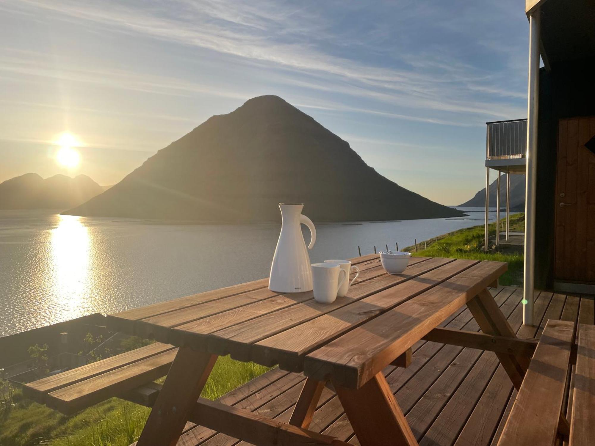 Unique Sea & Landscape View And Spacious Apartment Klaksvik Bagian luar foto