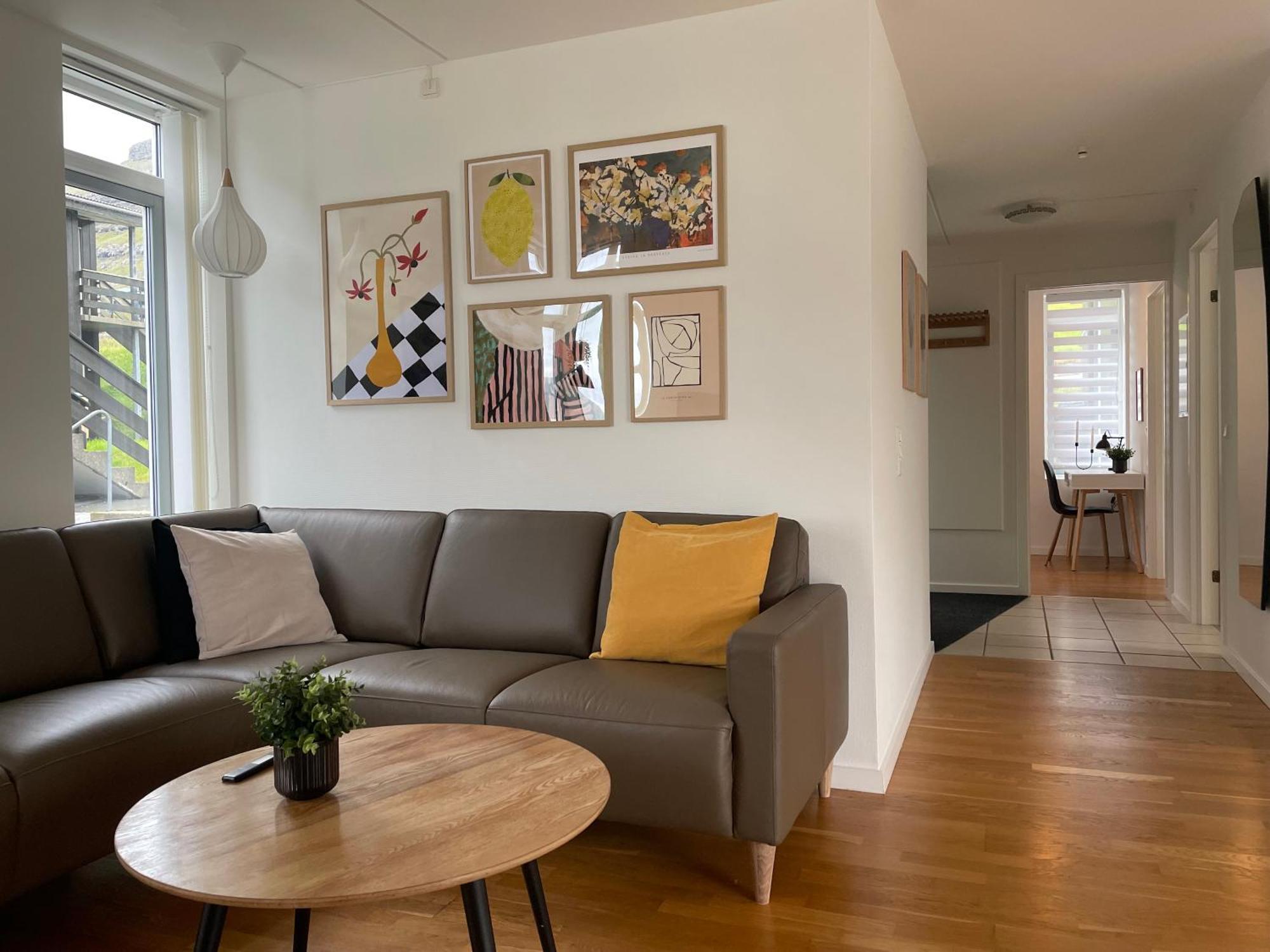 Unique Sea & Landscape View And Spacious Apartment Klaksvik Bagian luar foto