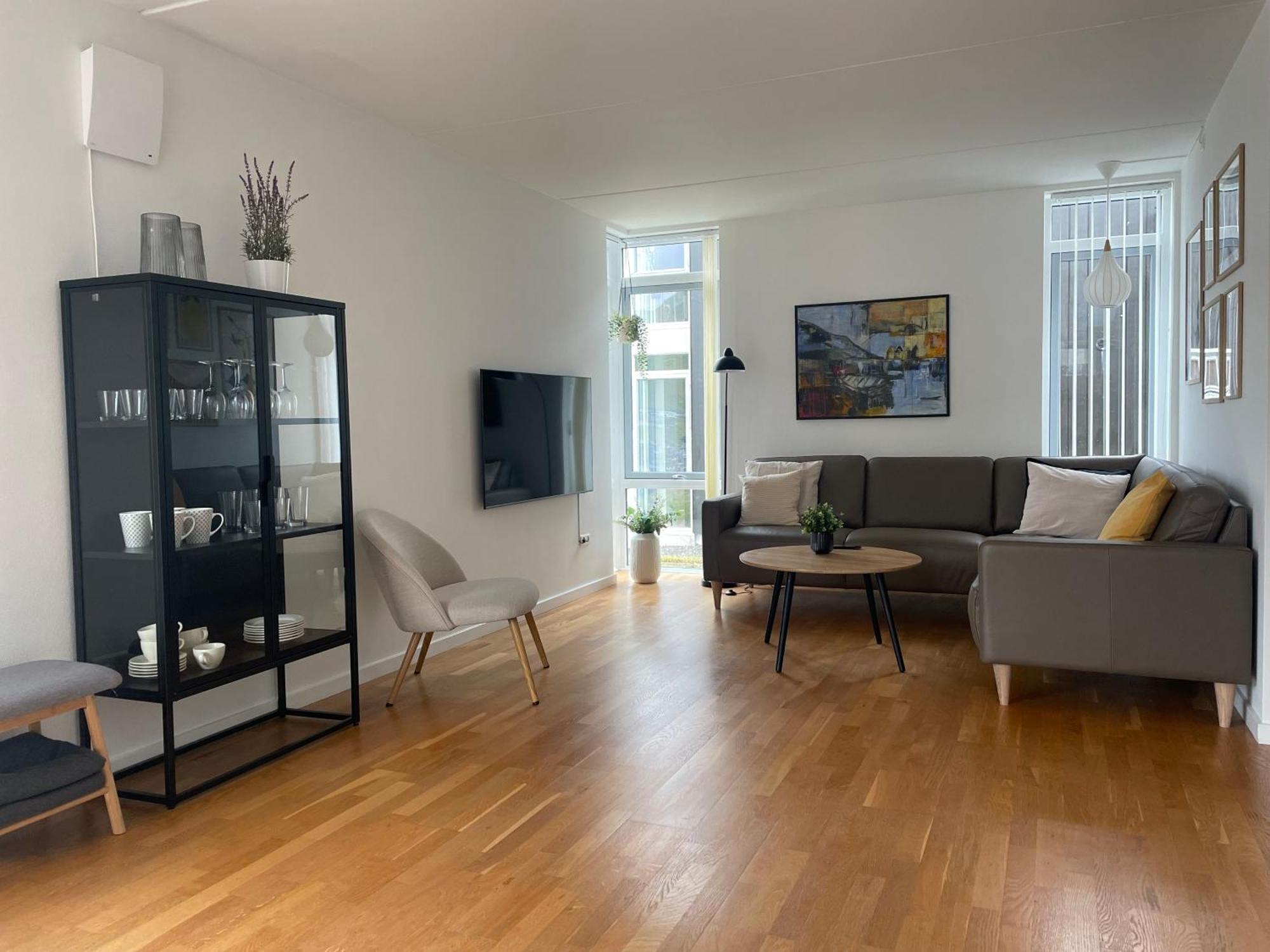 Unique Sea & Landscape View And Spacious Apartment Klaksvik Bagian luar foto